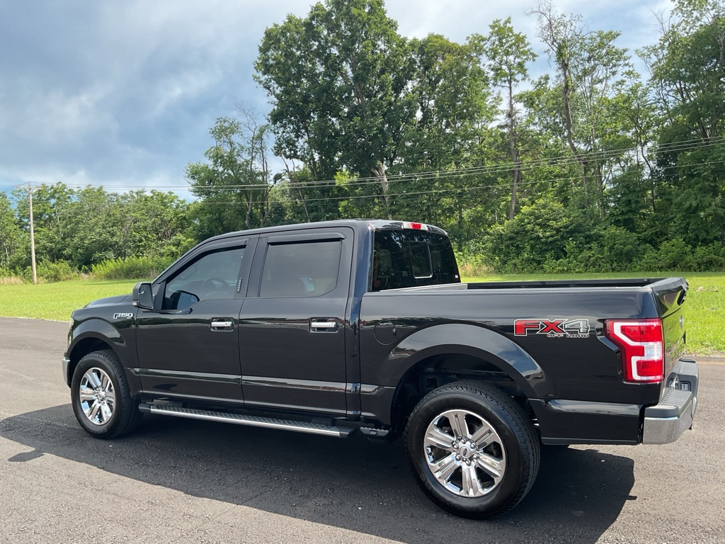 Photo 4 of this FORD F150