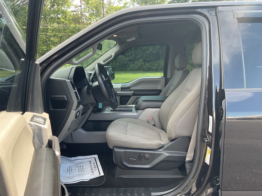 Photo 25 of this FORD F150