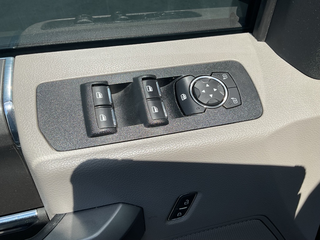 Photo 24 of this FORD F150