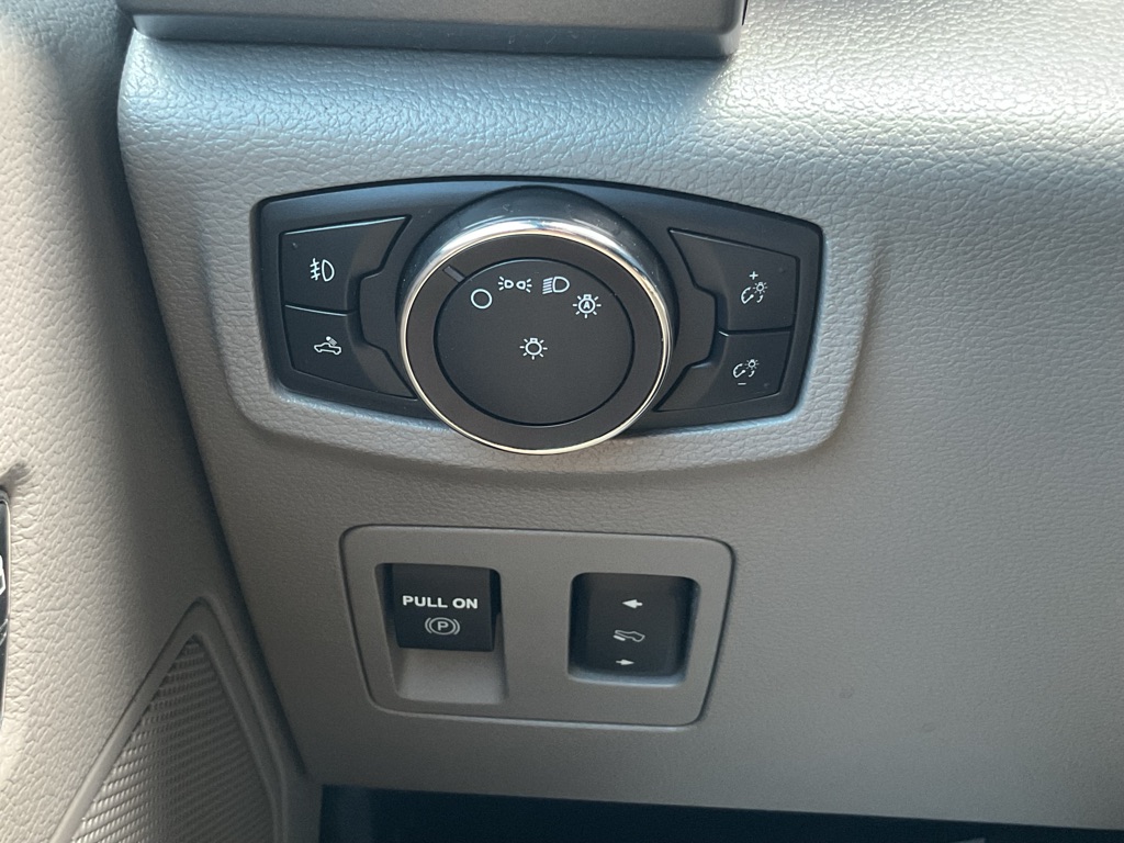 Photo 28 of this FORD F150