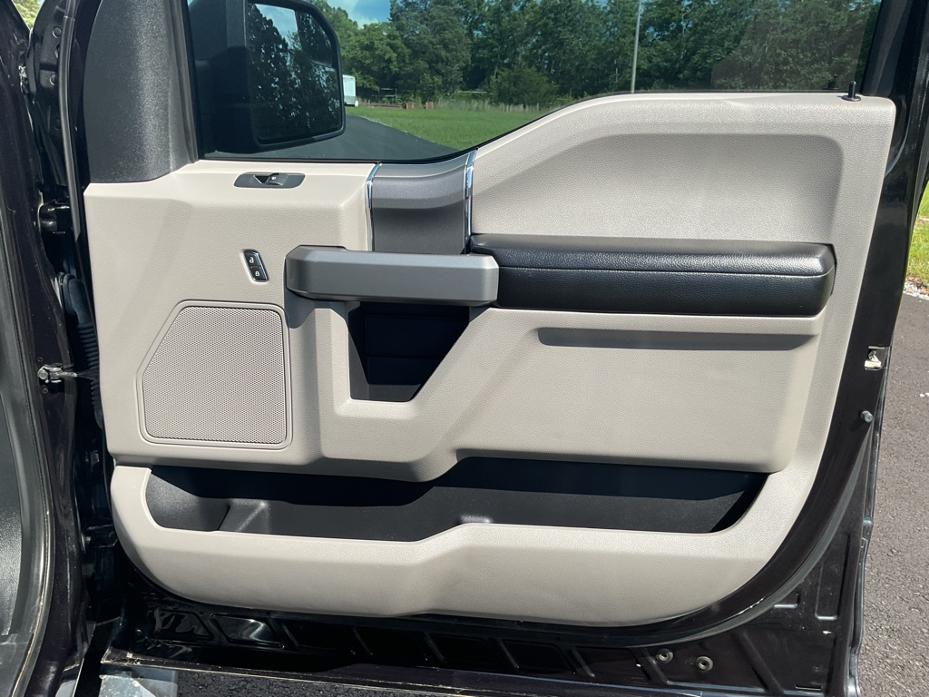 Photo 50 of this FORD F150