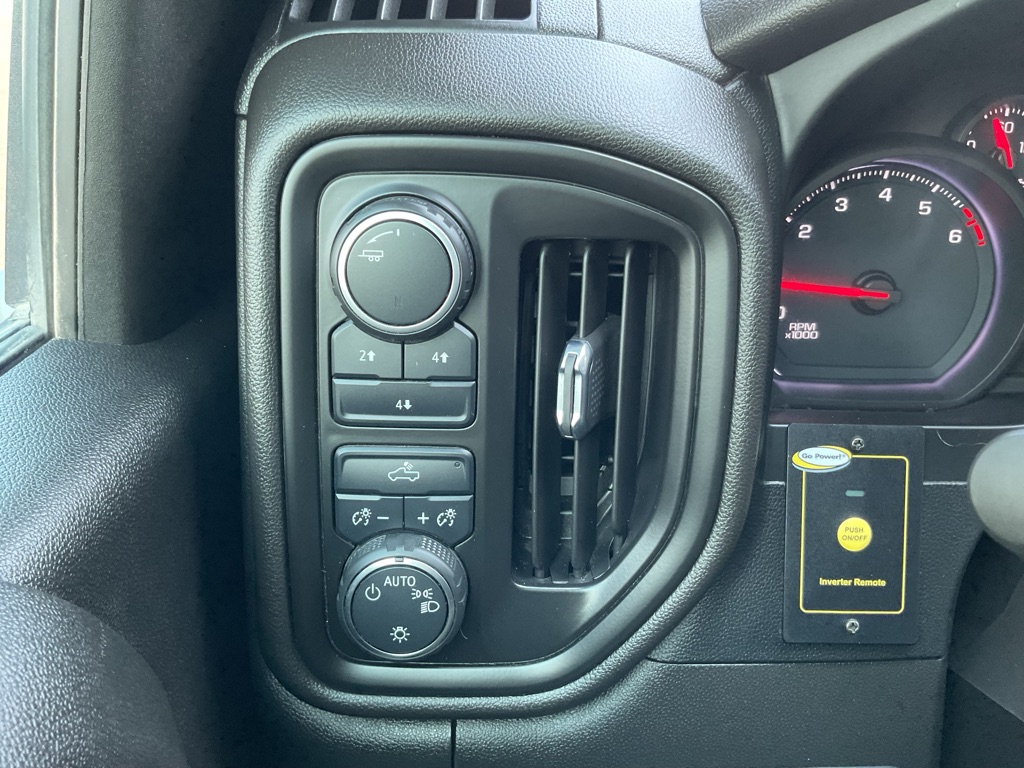 Photo 31 of this CHEVROLET SILVERADO 2500