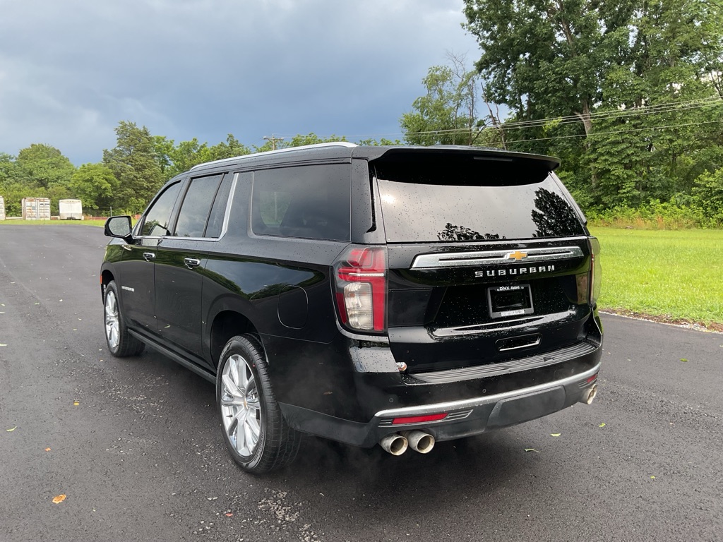 Photo 5 of this CHEVROLET SUBURBAN