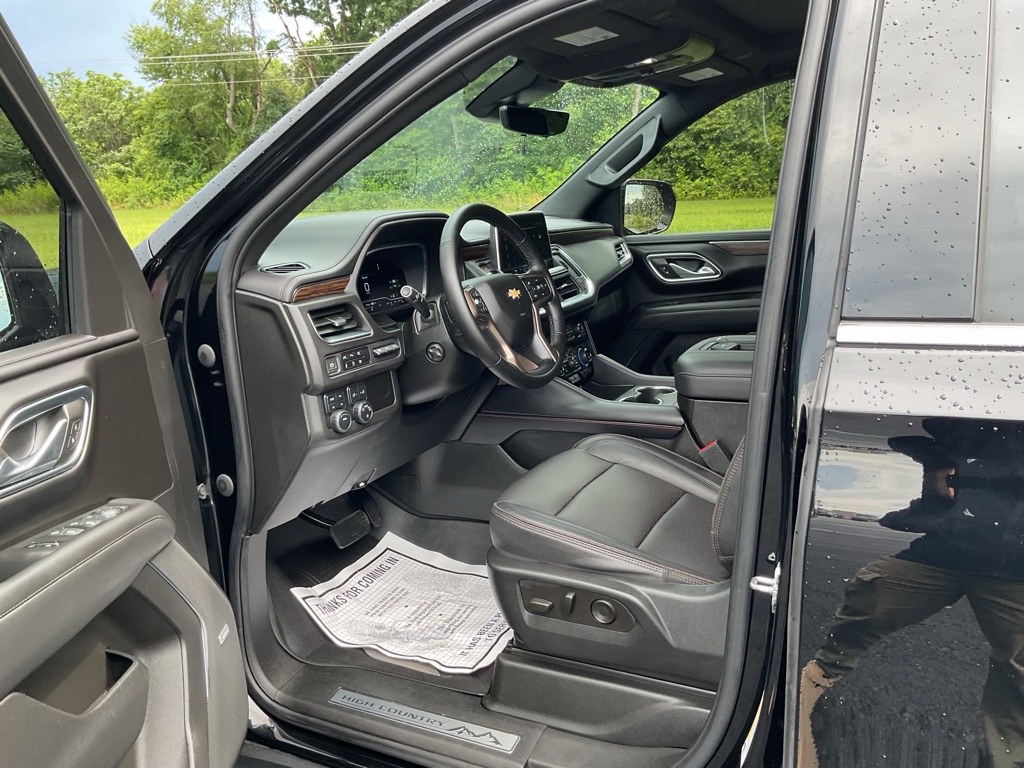 Photo 28 of this CHEVROLET SUBURBAN