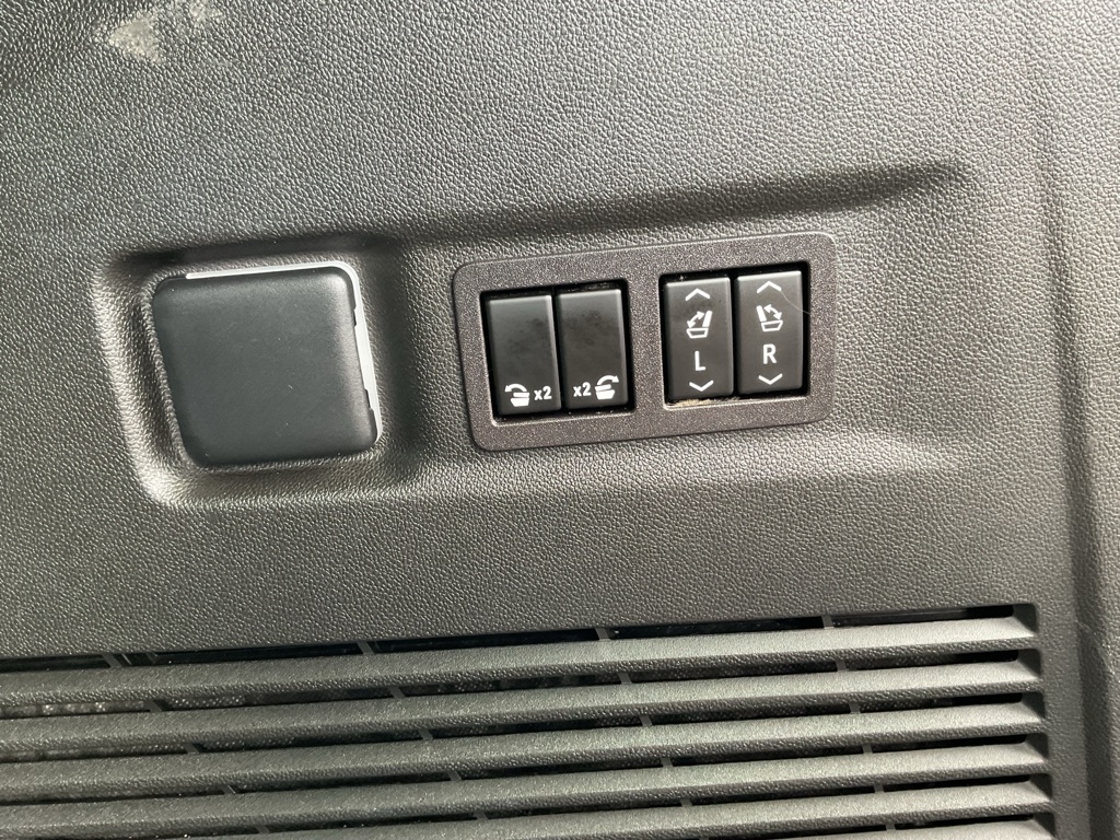 Photo 9 of this CHEVROLET SUBURBAN