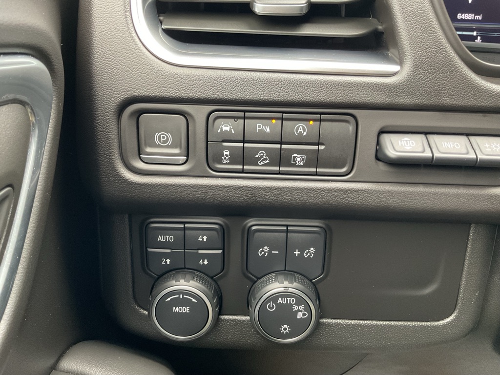 Photo 32 of this CHEVROLET SUBURBAN