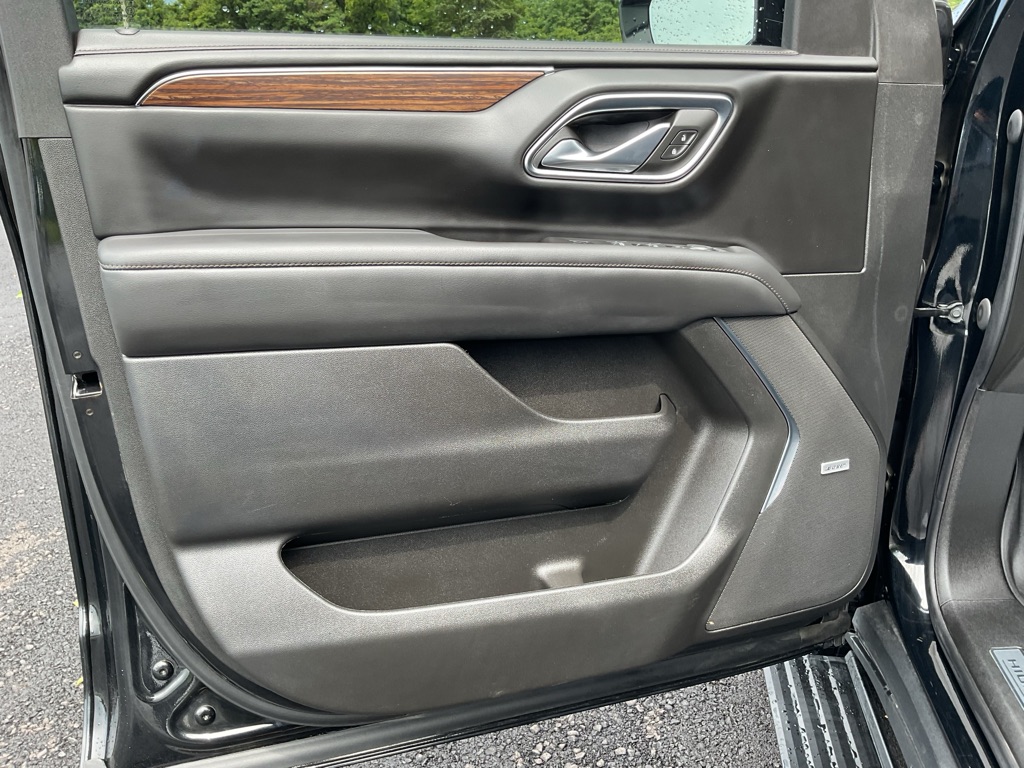 Photo 24 of this CHEVROLET SUBURBAN