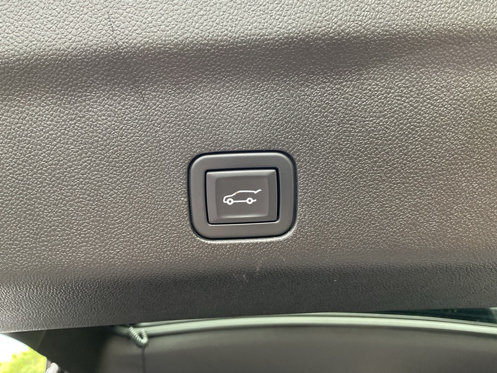 Photo 10 of this CHEVROLET SUBURBAN