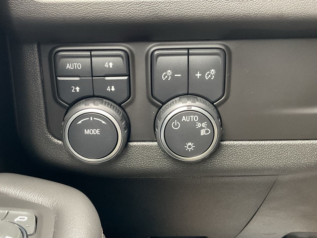 Photo 31 of this CHEVROLET SUBURBAN