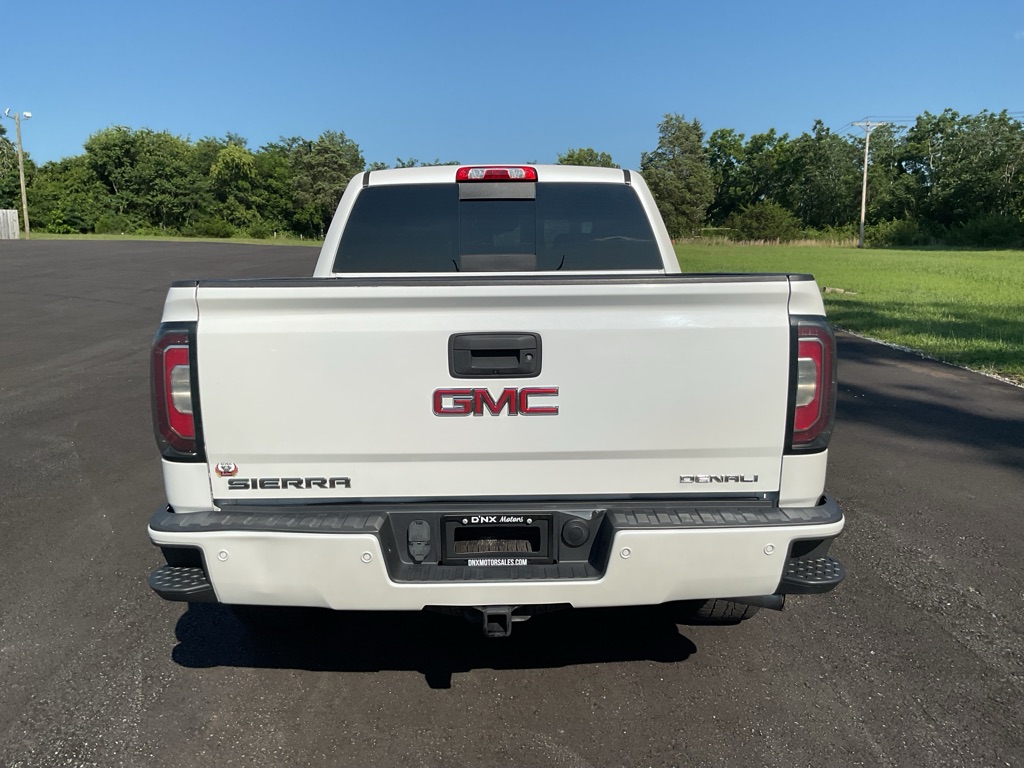 Photo 6 of this GMC SIERRA