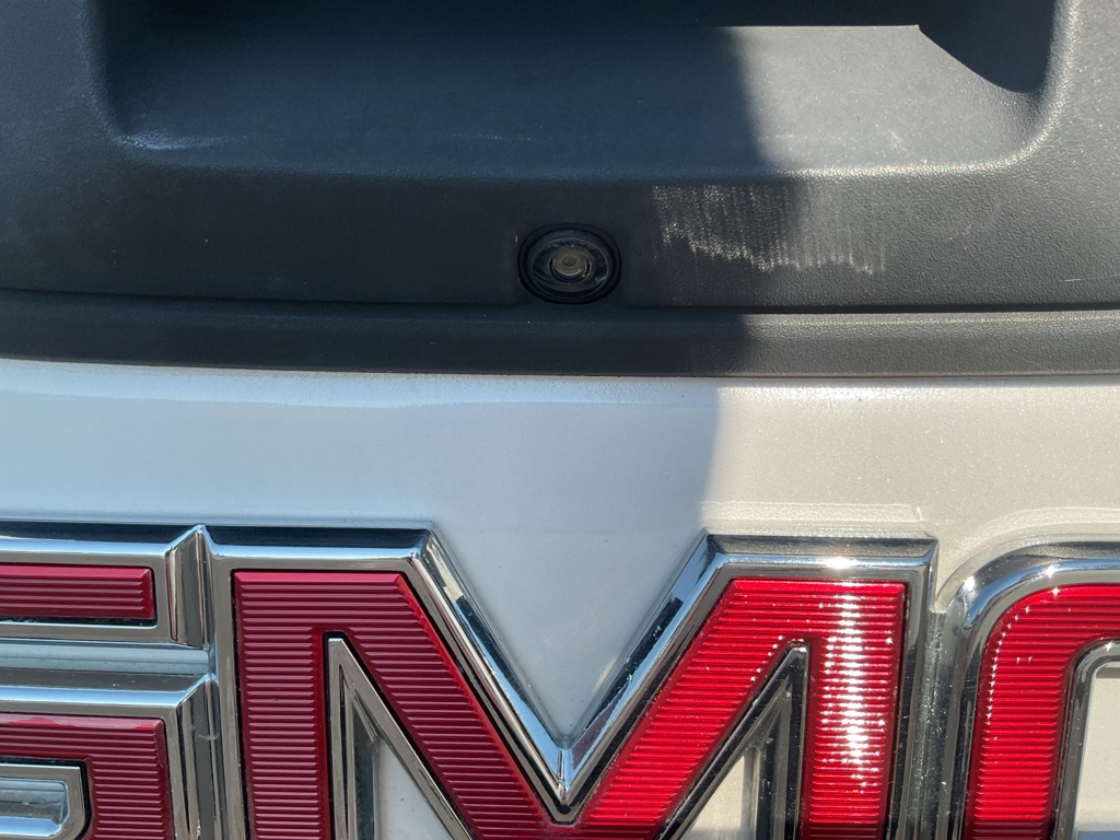 Photo 7 of this GMC SIERRA