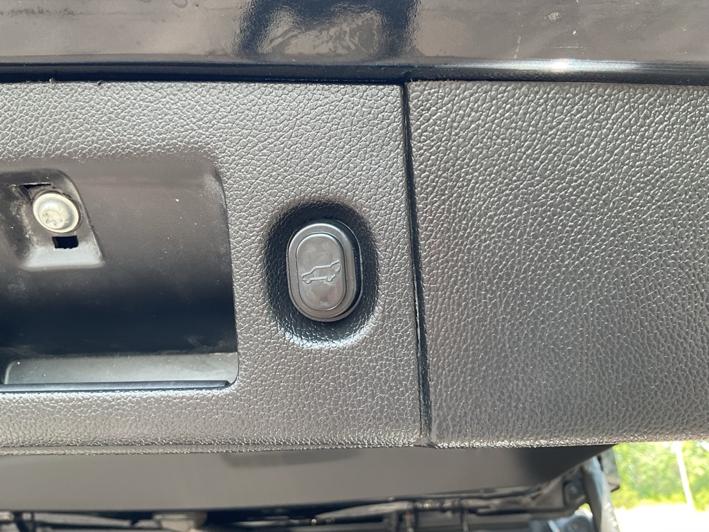Photo 11 of this CHEVROLET SUBURBAN