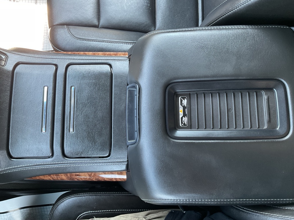Photo 49 of this CHEVROLET SUBURBAN