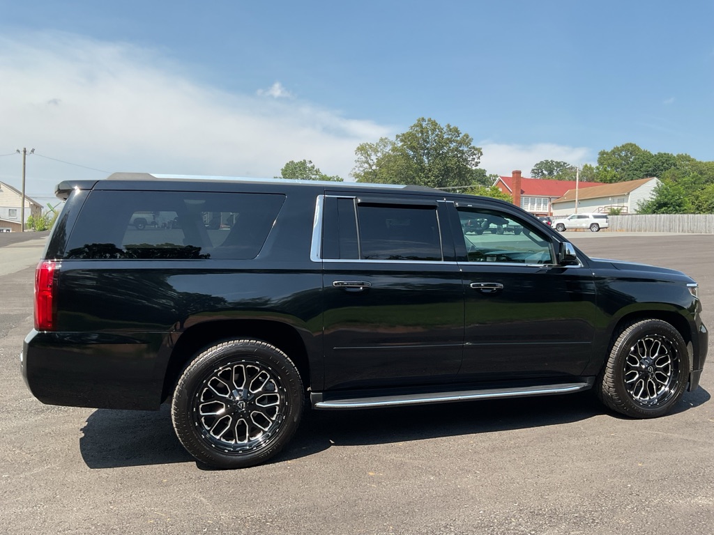 Photo 13 of this CHEVROLET SUBURBAN