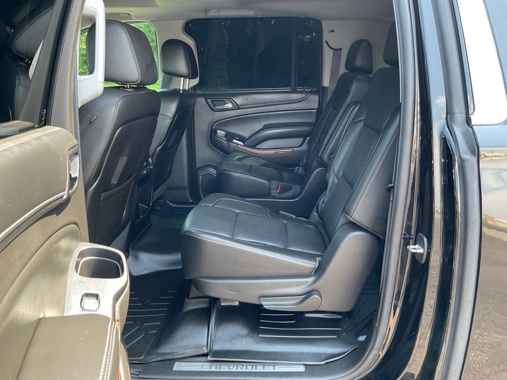 Photo 53 of this CHEVROLET SUBURBAN