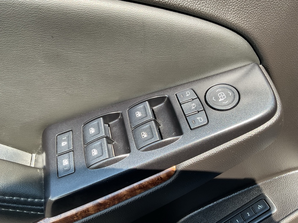 Photo 26 of this CHEVROLET SUBURBAN