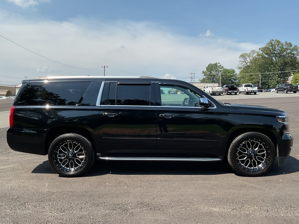 Photo 14 of this CHEVROLET SUBURBAN