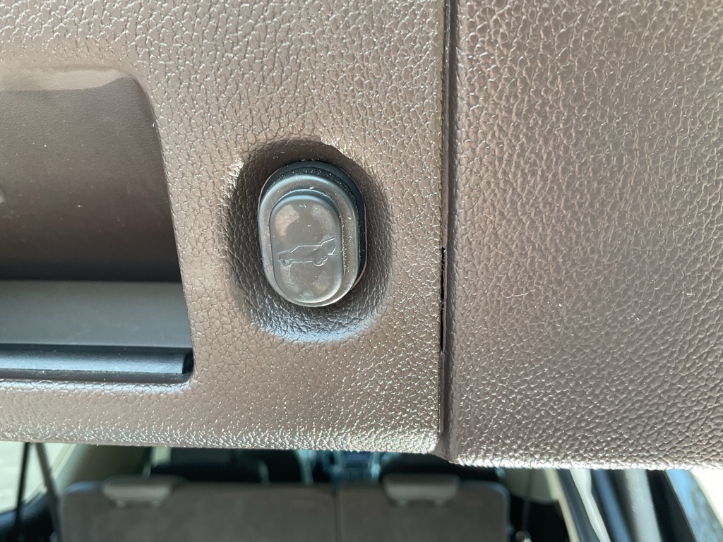 Photo 11 of this GMC YUKON XL