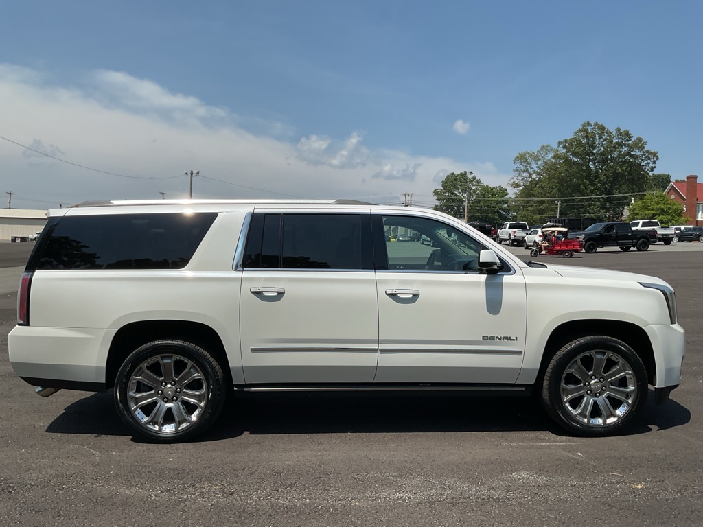 Photo 14 of this GMC YUKON XL