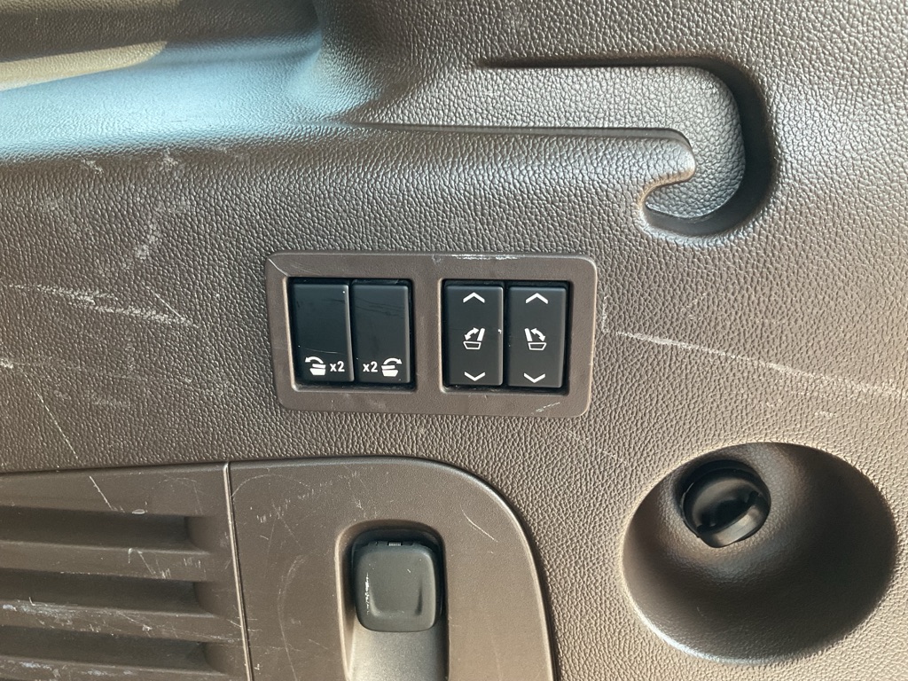 Photo 10 of this GMC YUKON XL