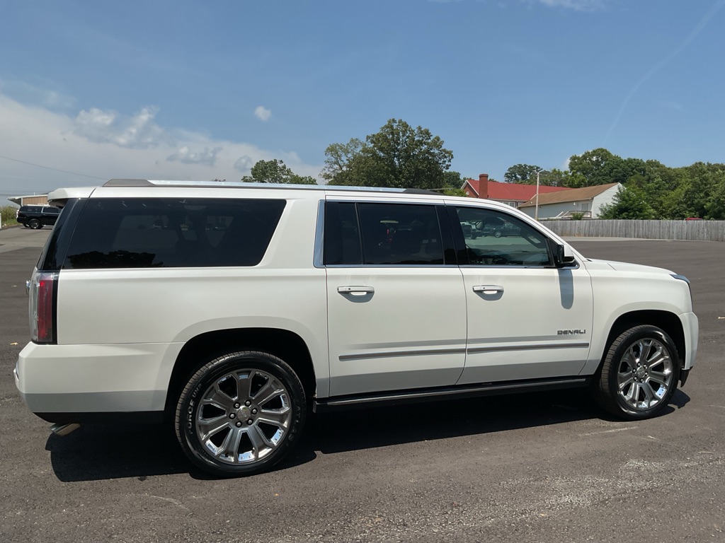 Photo 13 of this GMC YUKON XL