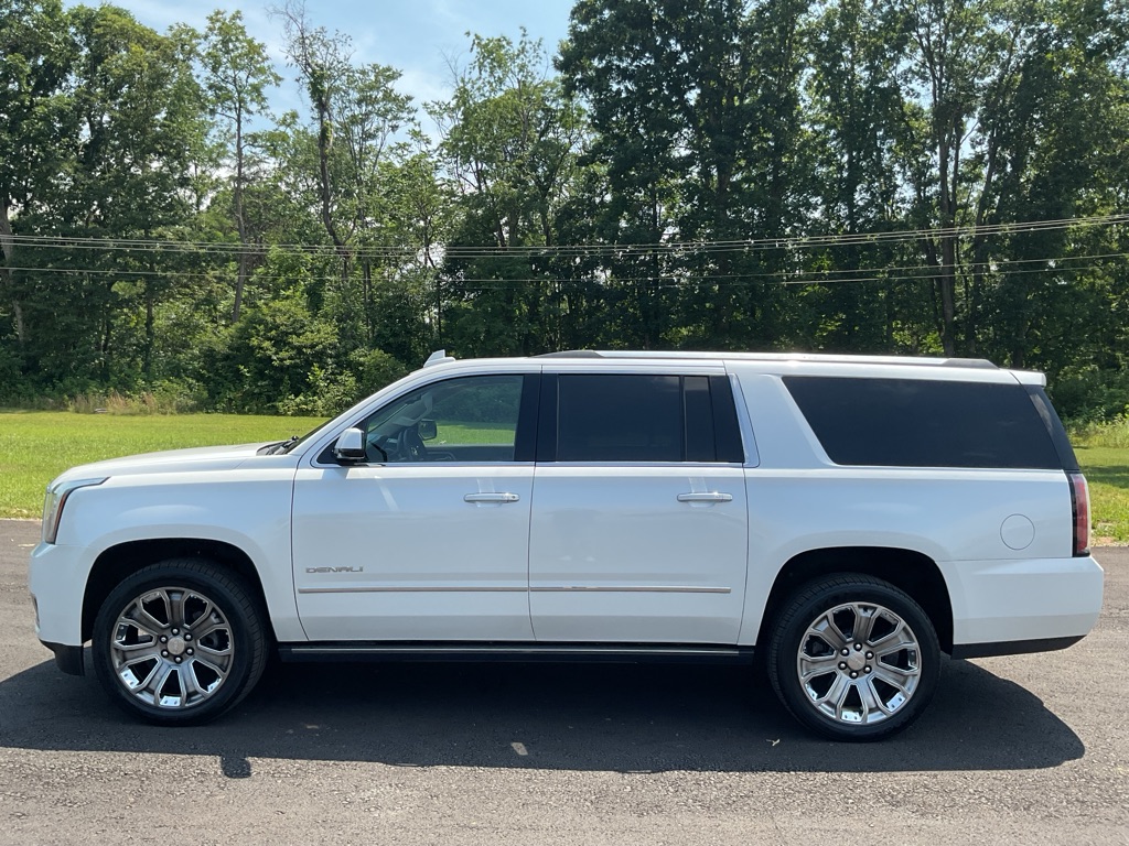 Photo 3 of this GMC YUKON XL