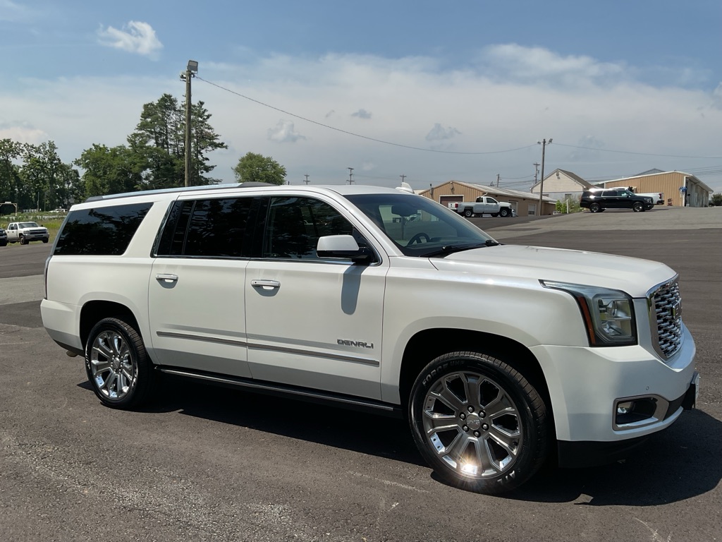 Photo 15 of this GMC YUKON XL