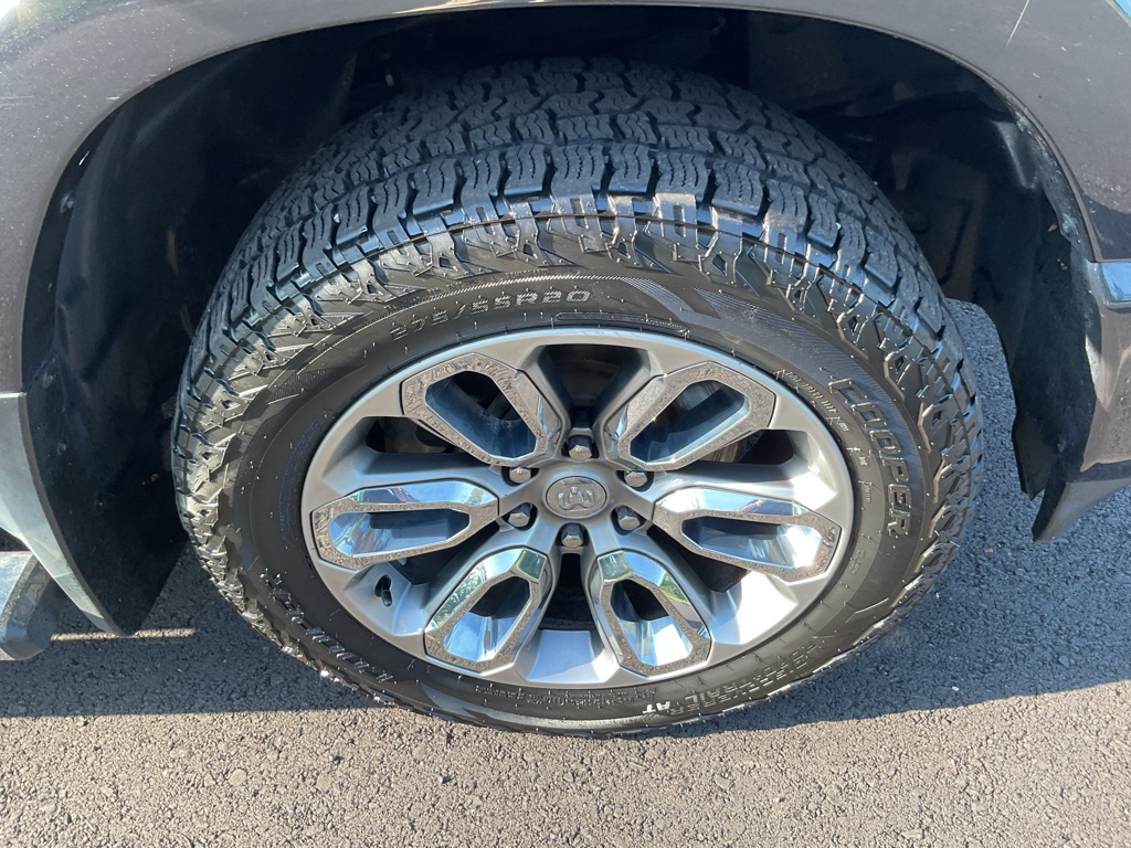 Photo 21 of this RAM 1500