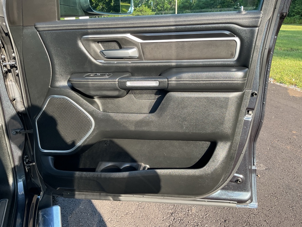 Photo 50 of this RAM 1500