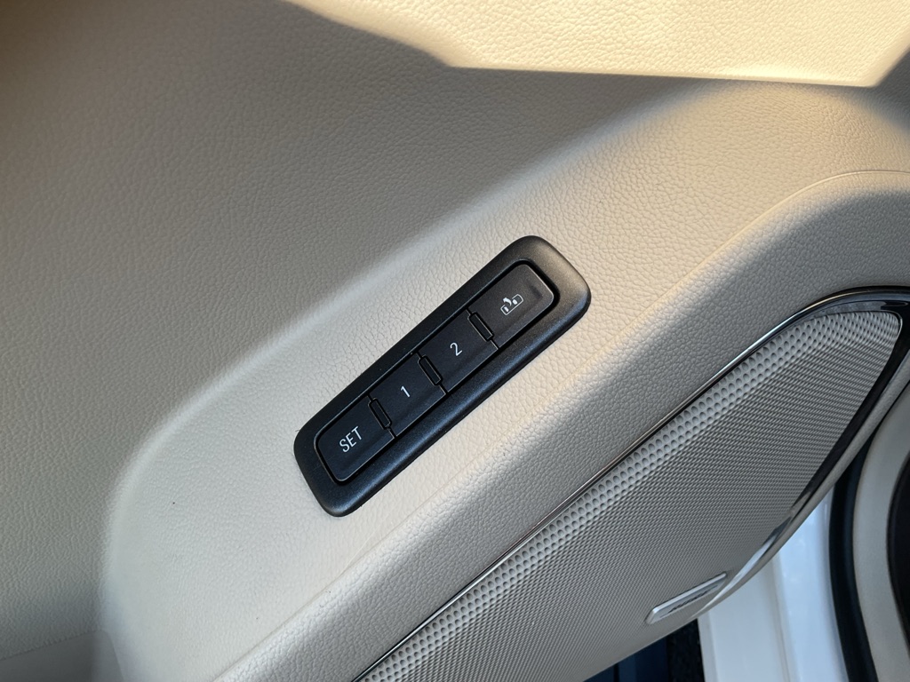 Photo 27 of this GMC YUKON XL
