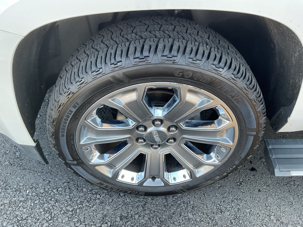 Photo 21 of this GMC YUKON XL
