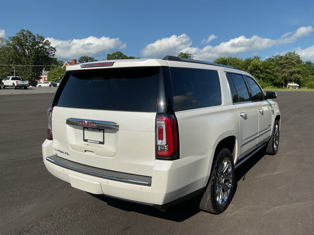 Photo 12 of this GMC YUKON XL