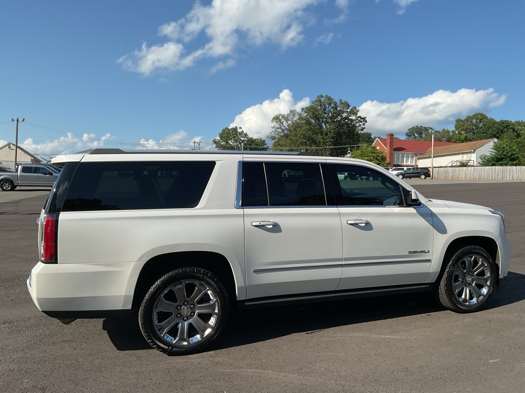 Photo 13 of this GMC YUKON XL