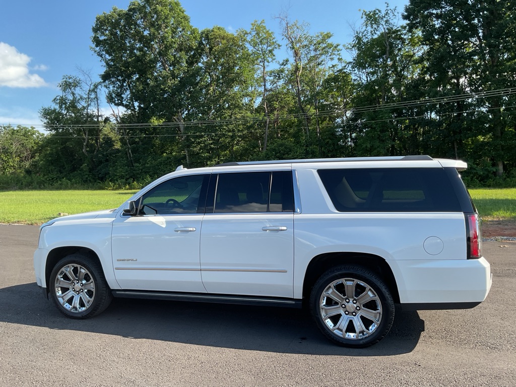 Photo 4 of this GMC YUKON XL