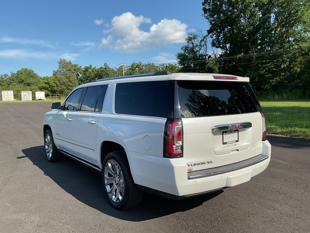 Photo 5 of this GMC YUKON XL