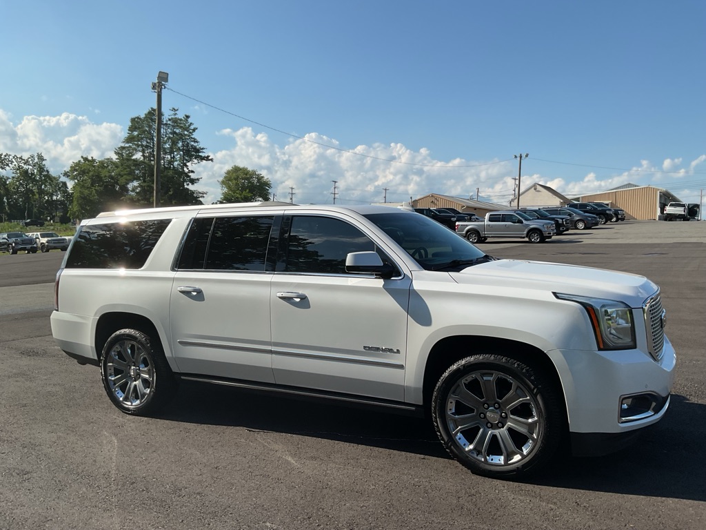 Photo 15 of this GMC YUKON XL