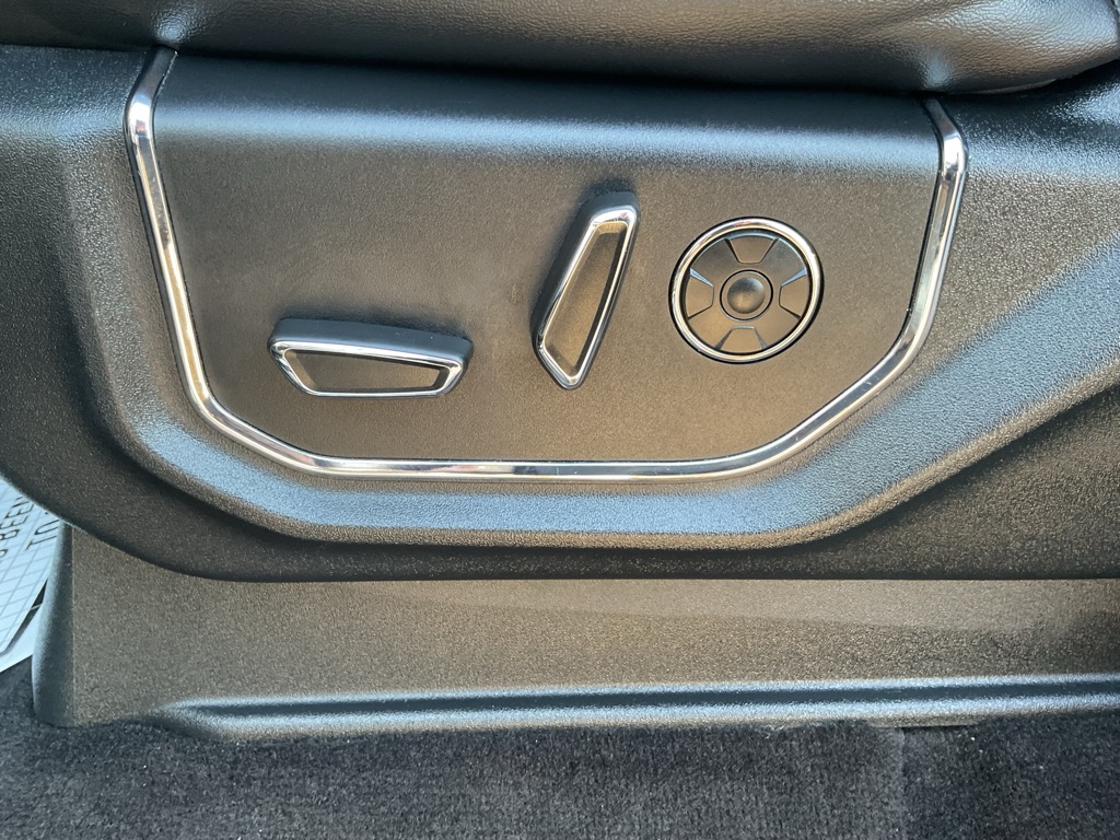 Photo 30 of this FORD EXPEDITION
