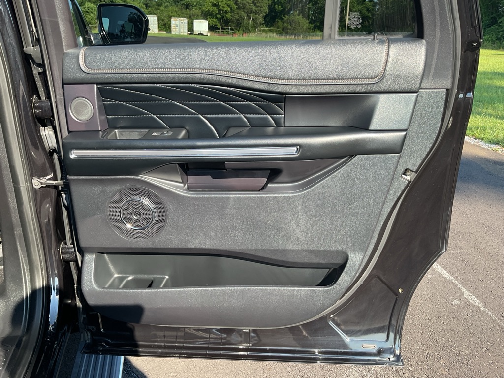 Photo 55 of this FORD EXPEDITION