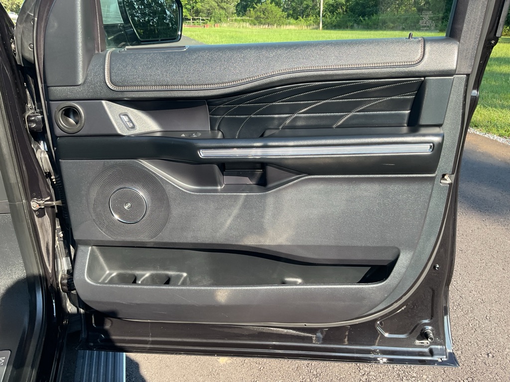 Photo 58 of this FORD EXPEDITION