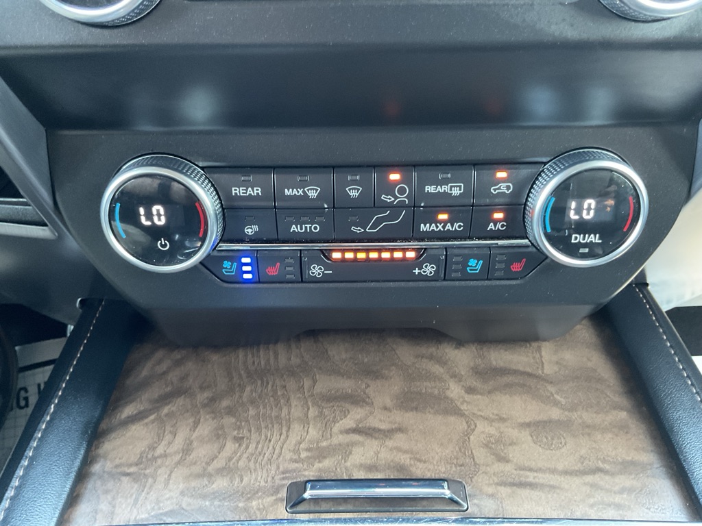 Photo 44 of this FORD EXPEDITION