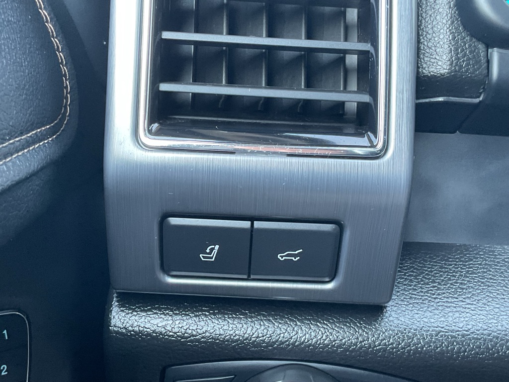 Photo 31 of this FORD EXPEDITION