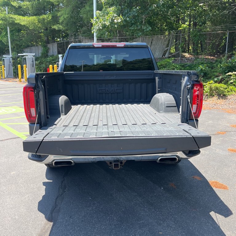 Photo 4 of this GMC SIERRA