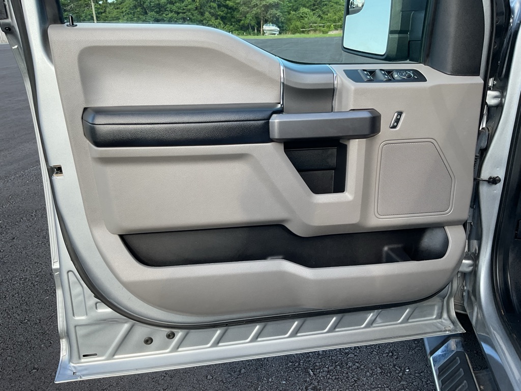 Photo 23 of this FORD F150