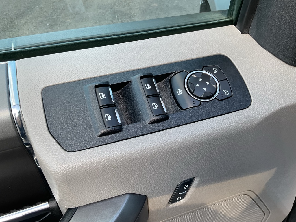 Photo 24 of this FORD F150