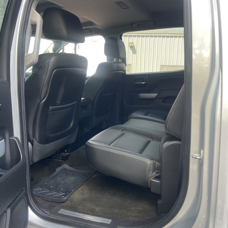 Photo 11 of this CHEVROLET SILVERADO 2500
