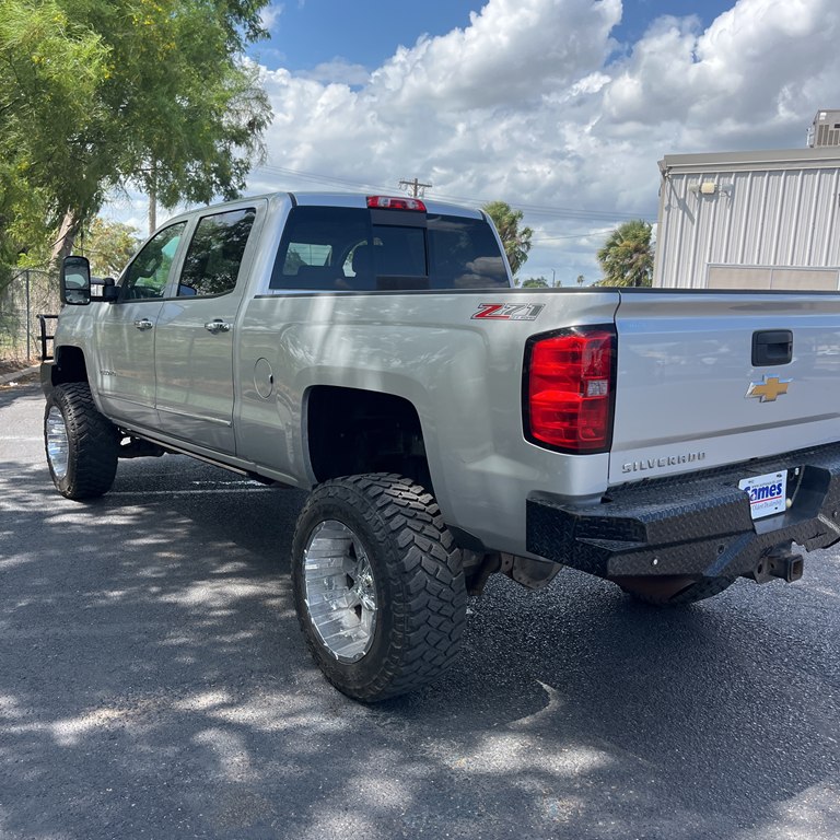 Photo 7 of this CHEVROLET SILVERADO 2500