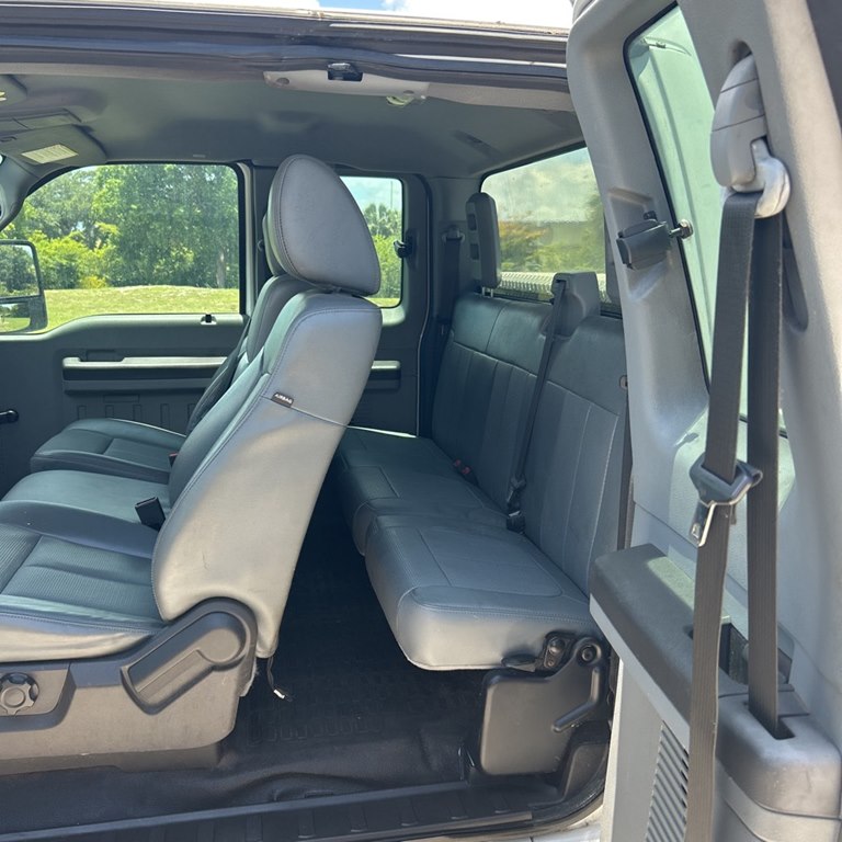 Photo 12 of this FORD F250