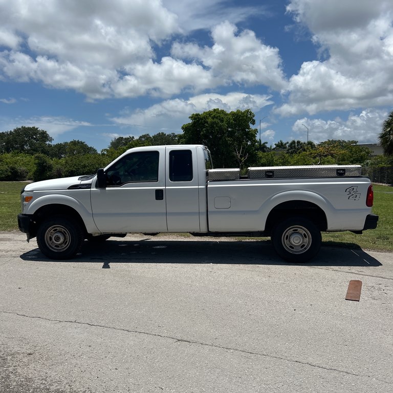 Photo 4 of this FORD F250