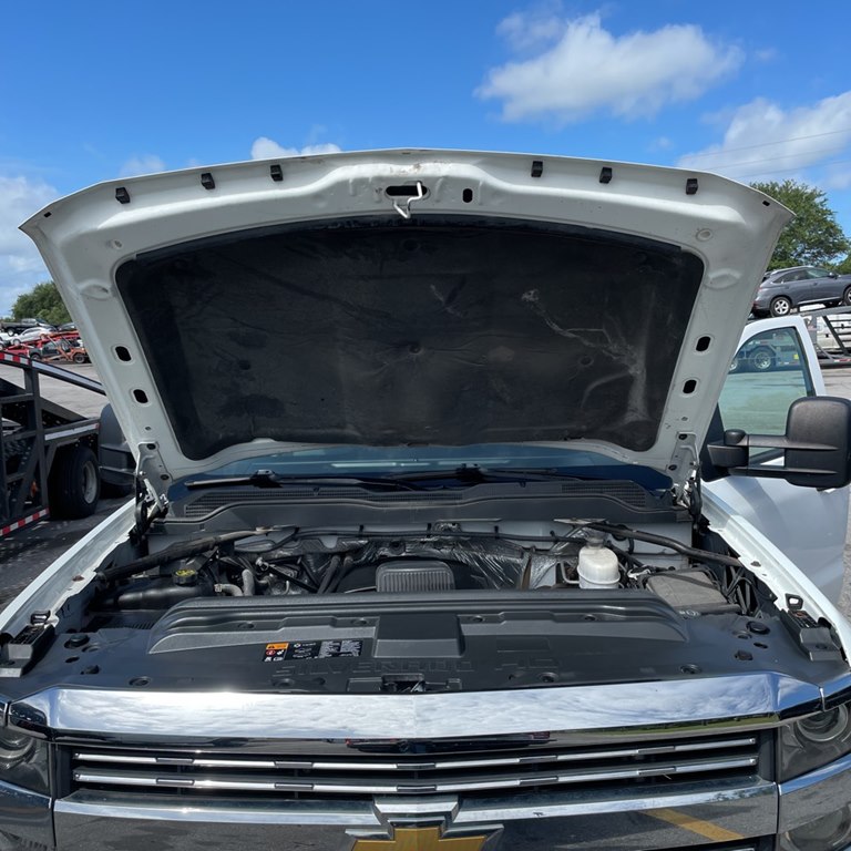 Photo 6 of this CHEVROLET SILVERADO 2500