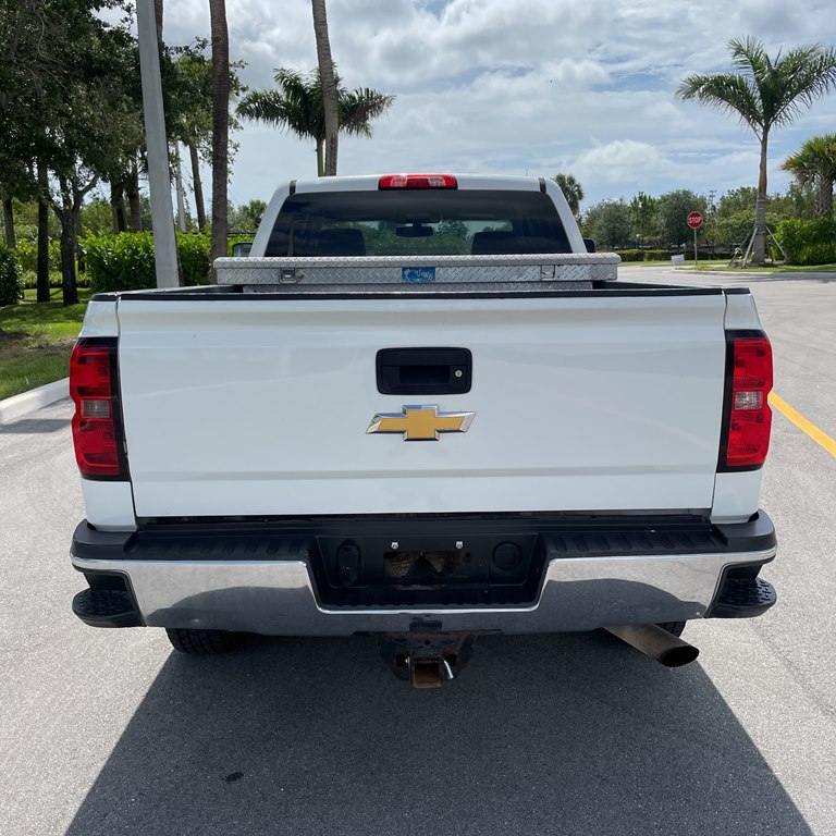 Photo 3 of this CHEVROLET SILVERADO 2500